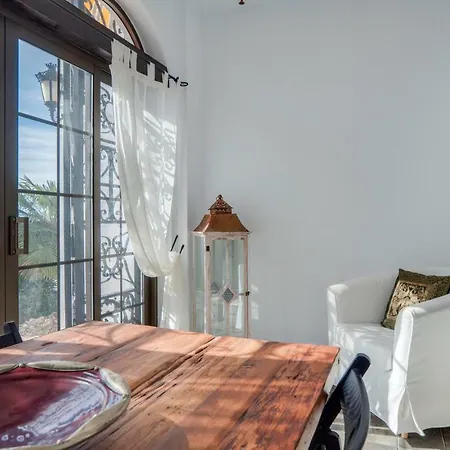 Townhouse With Panoramic Sea Views 公寓