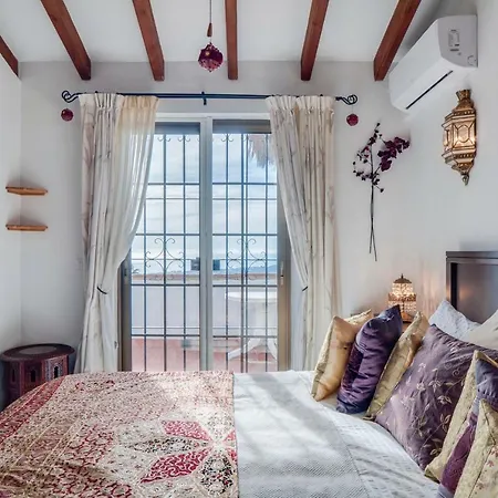 Townhouse With Panoramic Sea Views 米哈斯