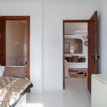 Townhouse With Panoramic Sea Views 米哈斯